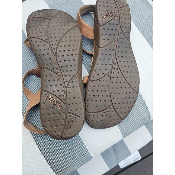 Taos Trophy 2 Sandals Women's Size 10 Brown Leather Strappy Comfort Walking - Picture 8 of 15